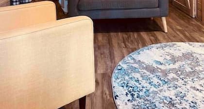 The Red Station by Glacier - Cabin #7 with AC and laundry