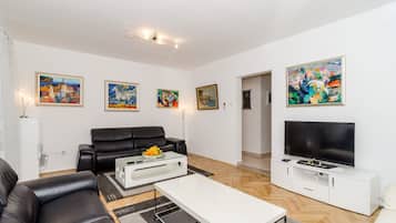 Apartment (Two-Bedroom Apartment) | Living room