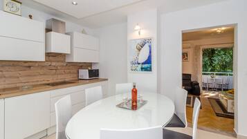 Apartment (Two-Bedroom Apartment) | Dining room