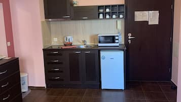 Căn hộ | Bếp riêng | Tủ lạnh, lò vi sóng, bếp nấu, ấm điện