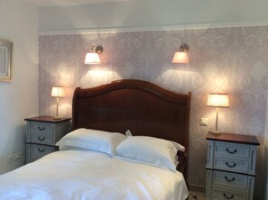 2 bedrooms, iron/ironing board, travel cot, free WiFi