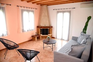 Smart TV, fireplace, offices