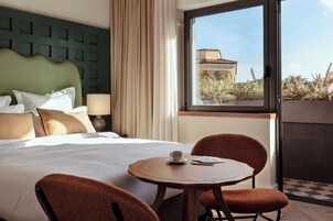 Roomy Balcony | In-room safe, desk, laptop workspace, blackout drapes