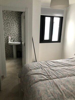 2 多间卧室、WiFi