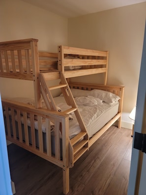 2 Schlafzimmer, Bügeleisen/Bügelbrett, WLAN, Bettwäsche