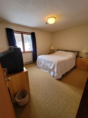 2 quartos, ferros/tábuas de passar roupa, Wi-Fi, roupa de cama