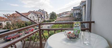 Apartment (Three Bedroom Apartment) | Balcony