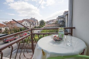 Apartment (Three Bedroom Apartment) | Balcony