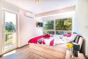 3 室のベッドルーム、WiFi、ベッドシーツ