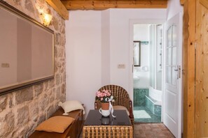 Lägenhet (Two Bedroom Apartment with Partial Se) | Vardagsrum