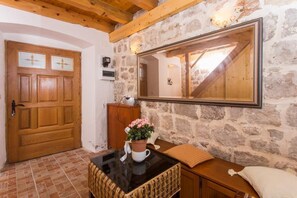 Departamento (Two Bedroom Apartment with Partial Se) | Sala de estar