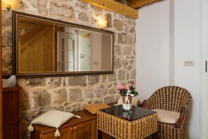 Appartamento (Two Bedroom Apartment with Partial Se) | Soggiorno