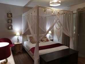 3 bedrooms, in-room safe, iron/ironing board, travel crib