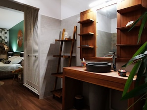 3 Schlafzimmer, Zimmersafe, Bügeleisen/Bügelbrett, Reisekinderbett