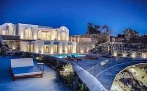 Outdoor pool, pool loungers