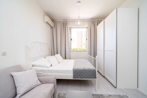 公寓 (Studio Apartment) | 1 多间卧室、熨斗/熨衣板、婴儿床、床单