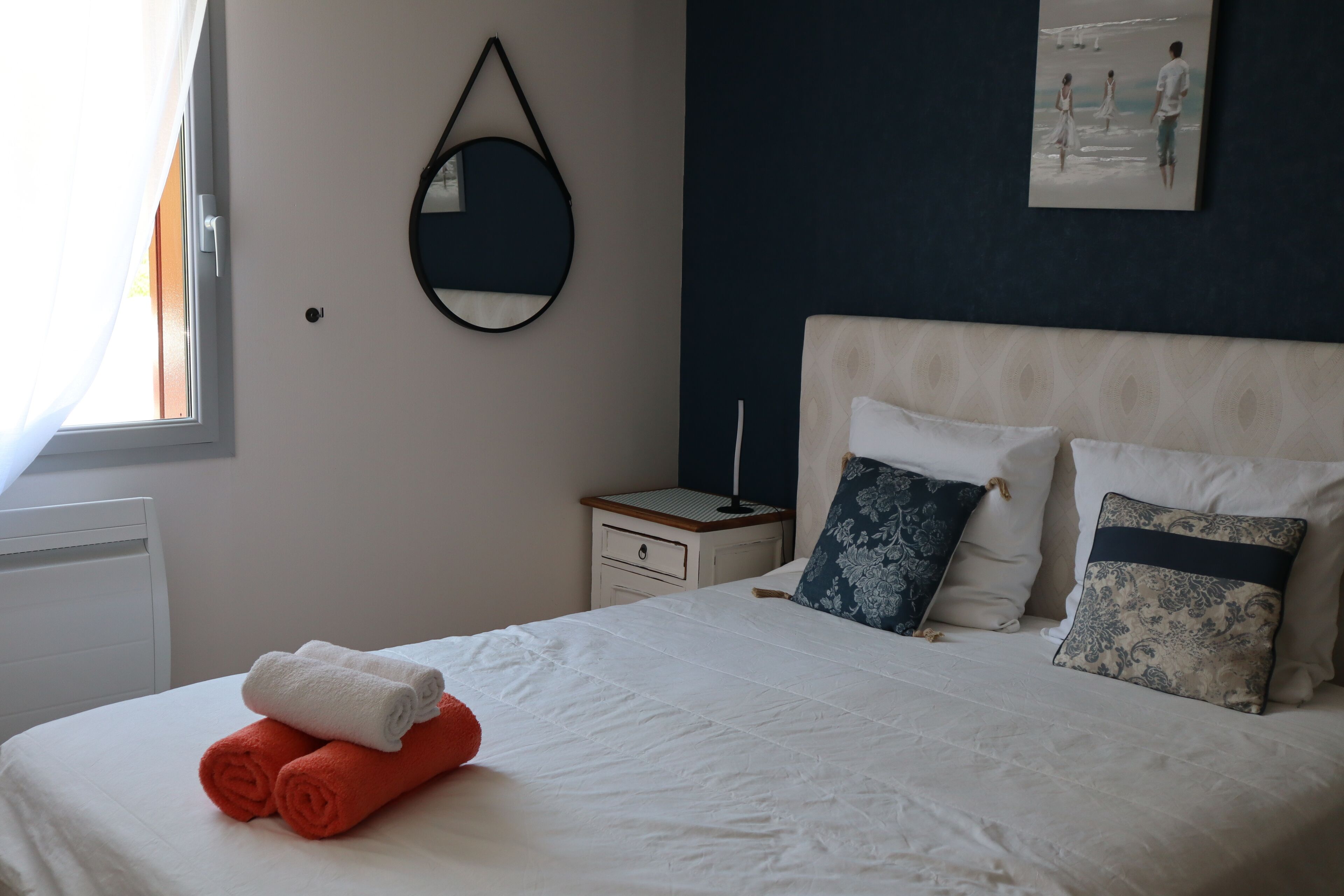 3 bedrooms, desk, iron/ironing board, travel crib