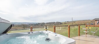 Luxury Family Beechwood Lodge With hot tub