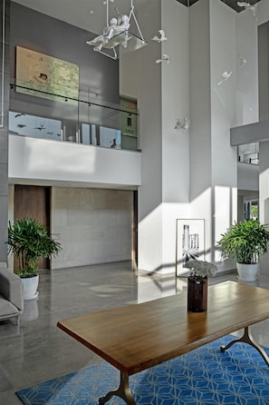 Lobby - Hyatt Delhi Residences (New Delhi)