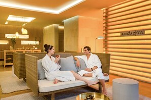 Behandlungsräume für Paare, Sauna, Dampfbad