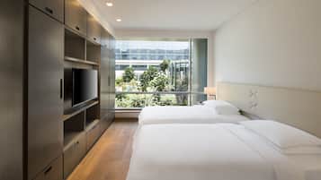 2 bedrooms, premium bedding, down comforters, pillowtop beds