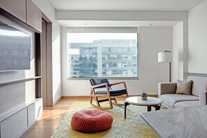 Premium bedding, down comforters, pillowtop beds, in-room safe - Hyatt Delhi Residences (New Delhi)