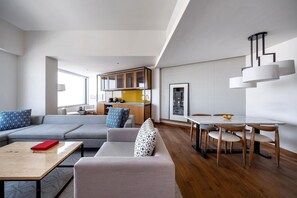 高档床上用品、羽绒被、加厚床垫、客房内保险箱