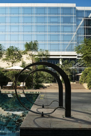 Outdoor pool - Hyatt Delhi Residences (New Delhi)