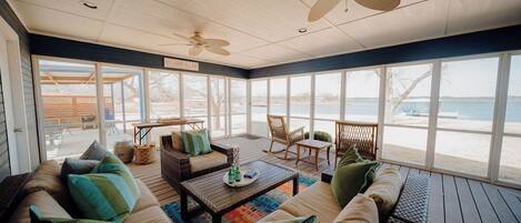 Smart TV, DVD player, table football, ping pong