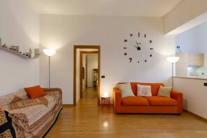 Apartment, Balkon | Wohnbereich