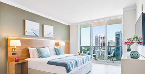 Strykjärn/strykbräda, resesäng, wi-fi och sängkläder