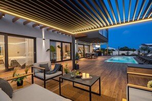 屋外ダイニングエリア