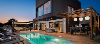 Luxury villa Indigo with heated swimming pool, sauna and jacuzzi in Kanica - Rogoznica