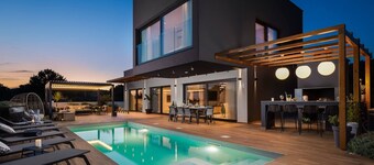 Luxury Villa Indigo Kanica with Heated Pool