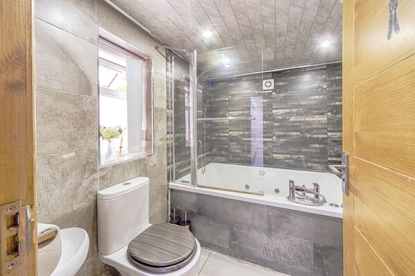 House | Bathroom | Combined shower/tub, deep soaking tub, hair dryer, towels