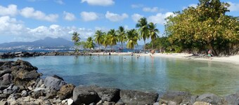Large T2, Trois-Ilets, close to amenities and beach.