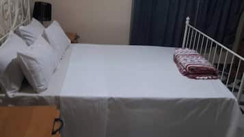 4 bedrooms, iron/ironing board, free WiFi, bed sheets