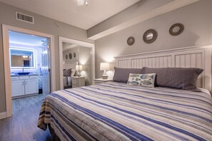 4 bedrooms, iron/ironing board, internet, bed sheets