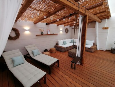 Beautiful vacation home with great outdoor area & whirlpool