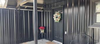 Completely remodeled 1 bedroom guest house, close to TTU and Hospitals