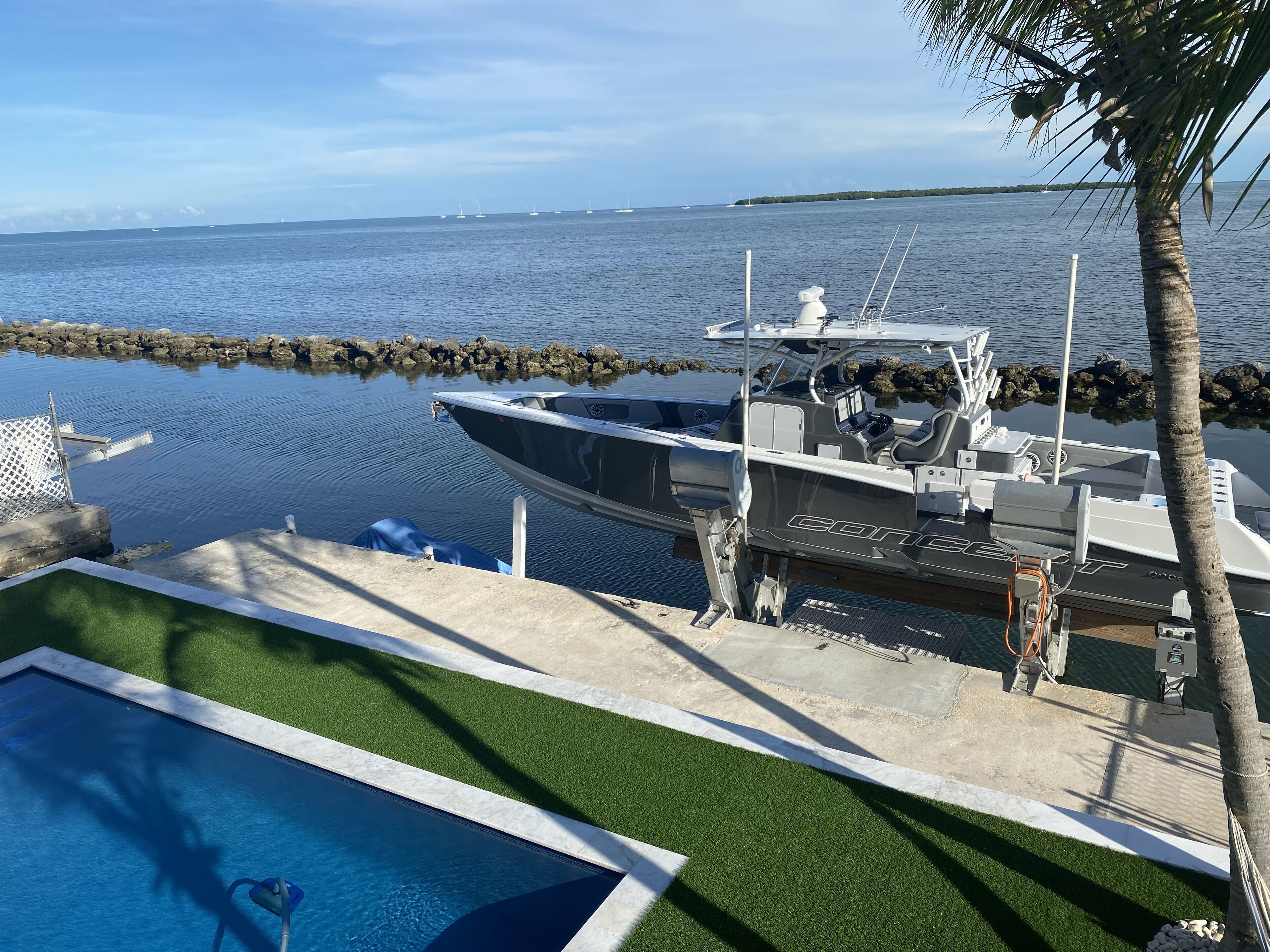 Tropical ocean front home beautiful location