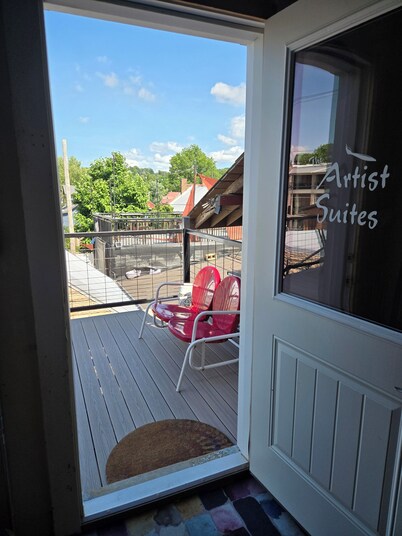 The Pollock Suite is one of our four rooms.
