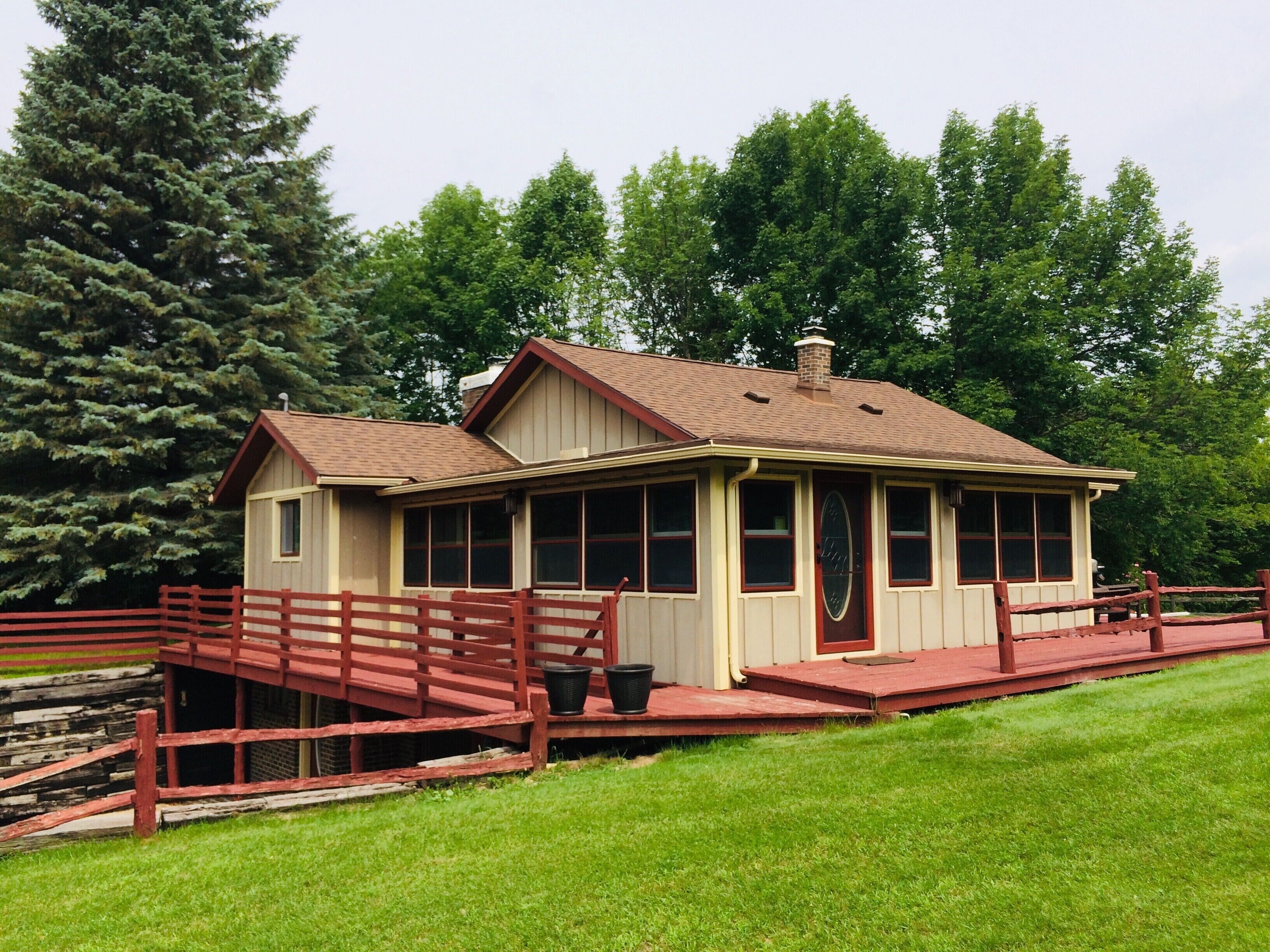 Historical Lodge in Elkhart Lake with Hot Tub