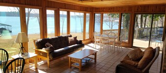 4-928L Hartwell Marina Vista - Pets welcome - WIFI - Level LAKEFRONT Lot