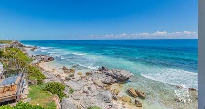 Casa Perla Suite 2 : Caribbean Oceanfront 2 Bdrm w/rooftop dipping pool