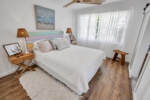 1 bedroom, bed sheets