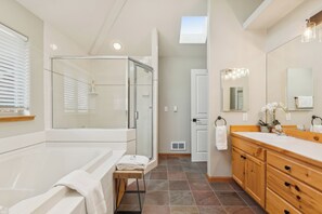 Combined shower/bathtub, jetted bath, hair dryer, bidet - Incredible views, ski in ski out, sleeps 16, hot tub! (Whitefish)