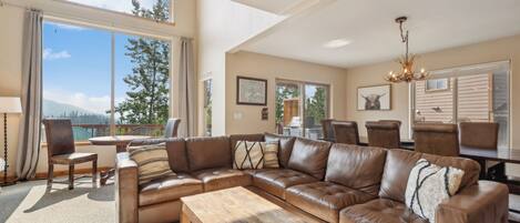 TV, fireplace, ping pong