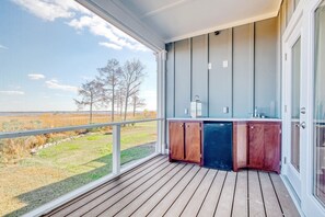 Interior - Winyah Bay House! 4 Bedroom/3.5 Bath Home with Magnificent Views (Georgetown)