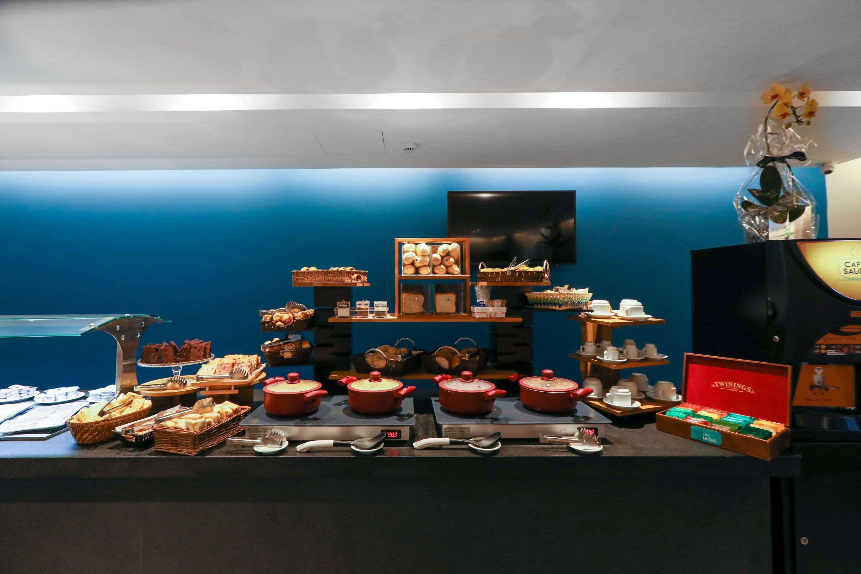 Tägliches Frühstücksbuffet gegen Gebühr